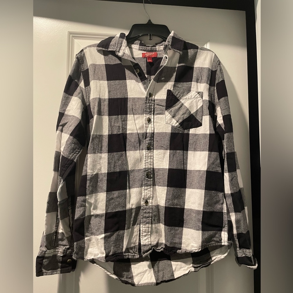 Small Men’s Black and White Flannel From Arizona Jean Co.